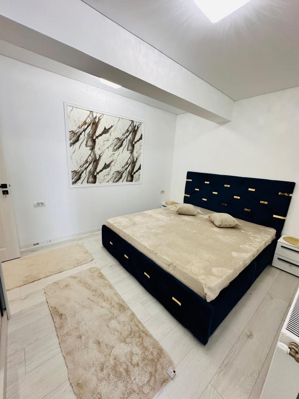 Black and white Apartaments 2 Apartment in Constanța County