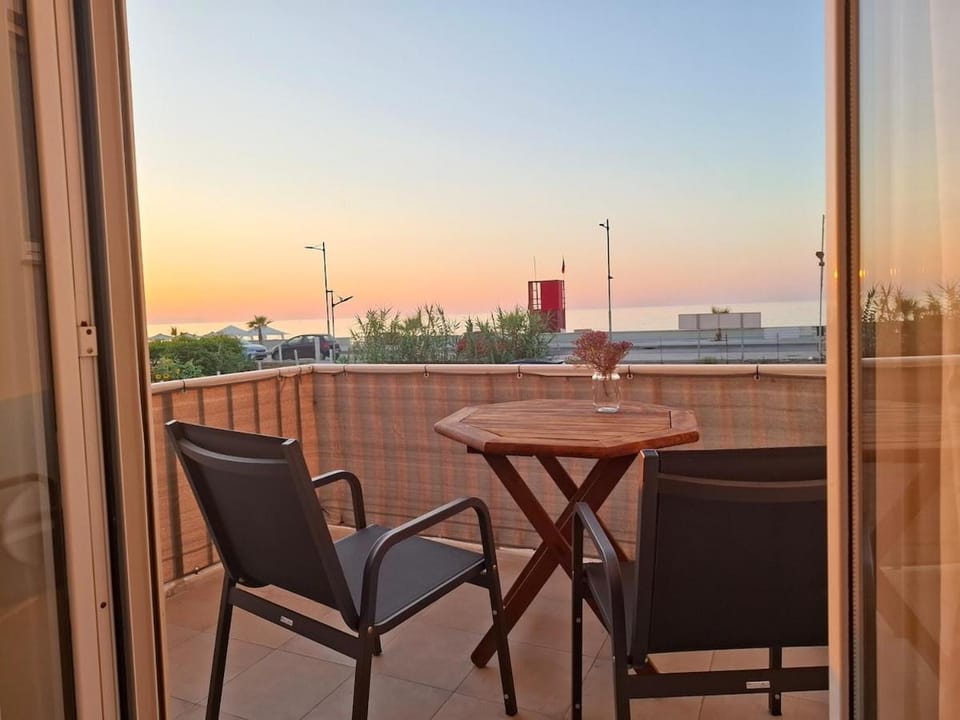 Sea View Apartment by the Beach Apartment in Rethymno
