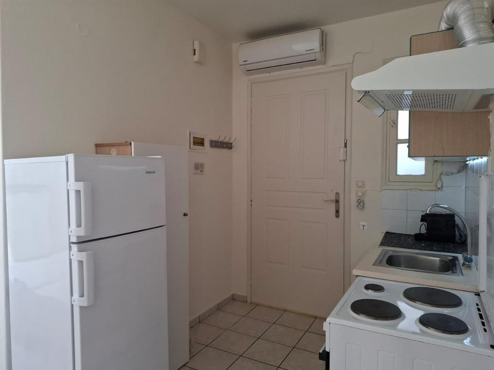 Sea View Apartment by the Beach Apartment in Rethymno