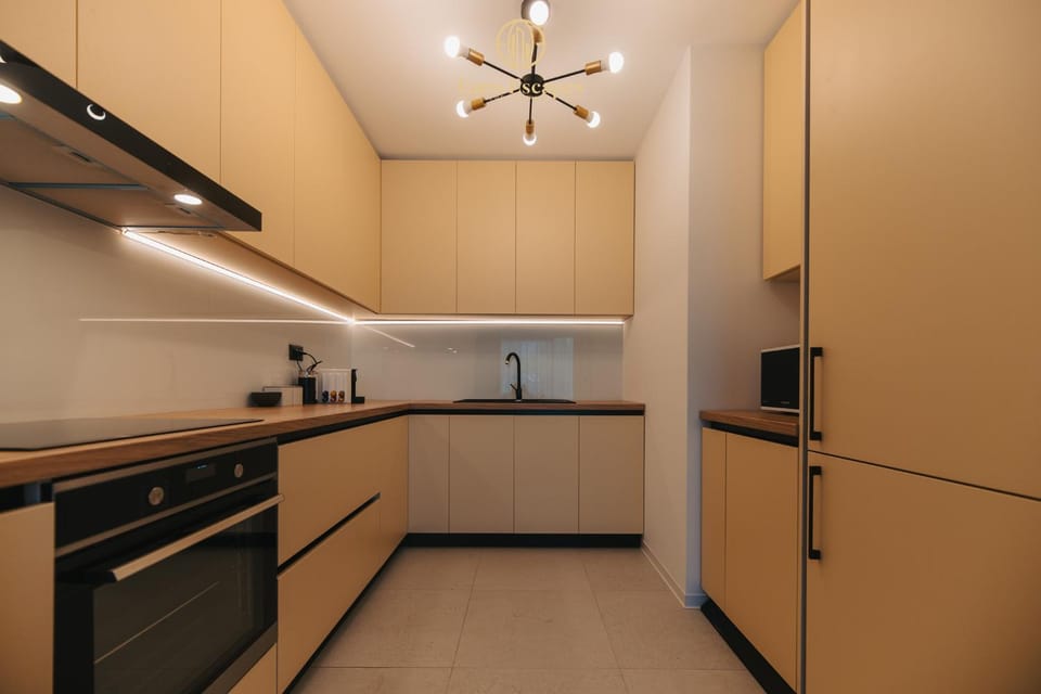 Kitchen or kitchenette, storage