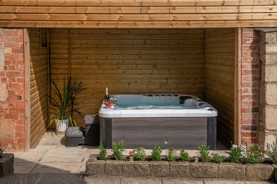 Day, Natural landscape, Hot Tub