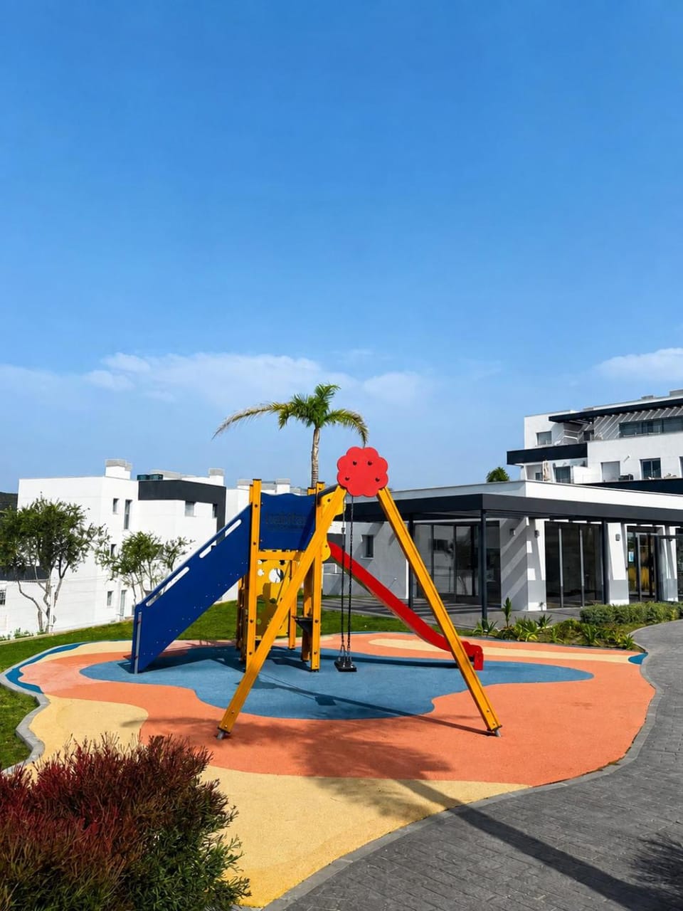 Day, Natural landscape, Children play ground, Evening entertainment