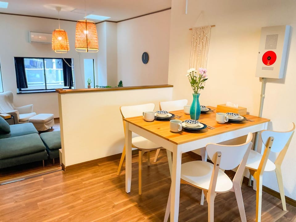 Living room, Dining area