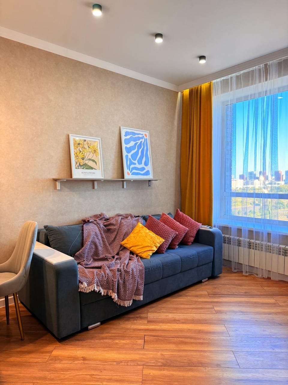 Living room, Seating area