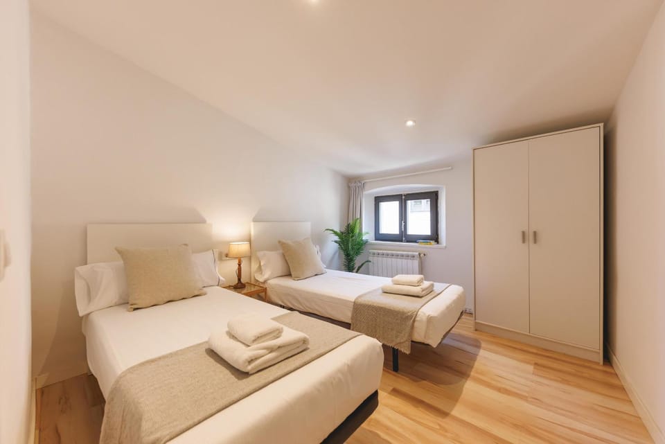 Bed, Bedroom, towels, wardrobe