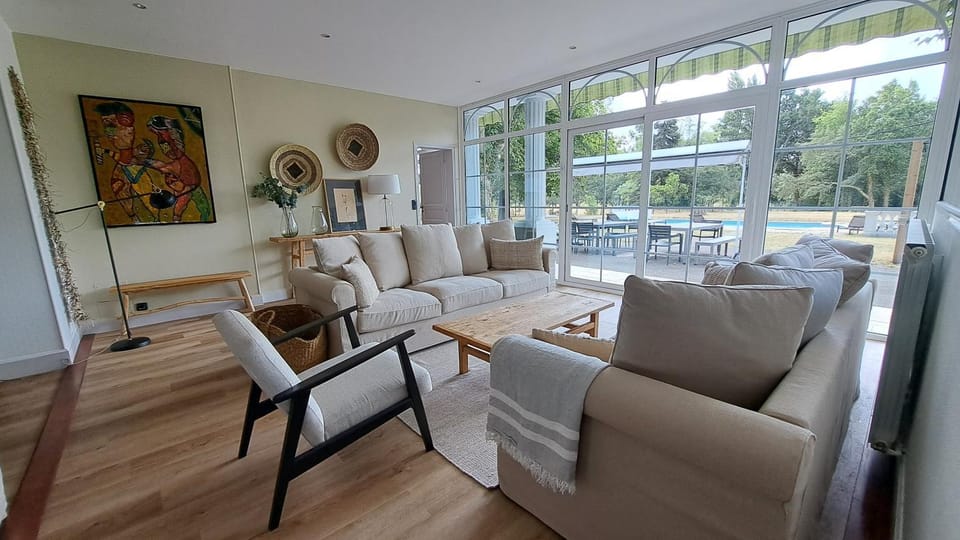 Grandiflora Charming villa with pool 12 people Villa in Saint-Julien-en-Born