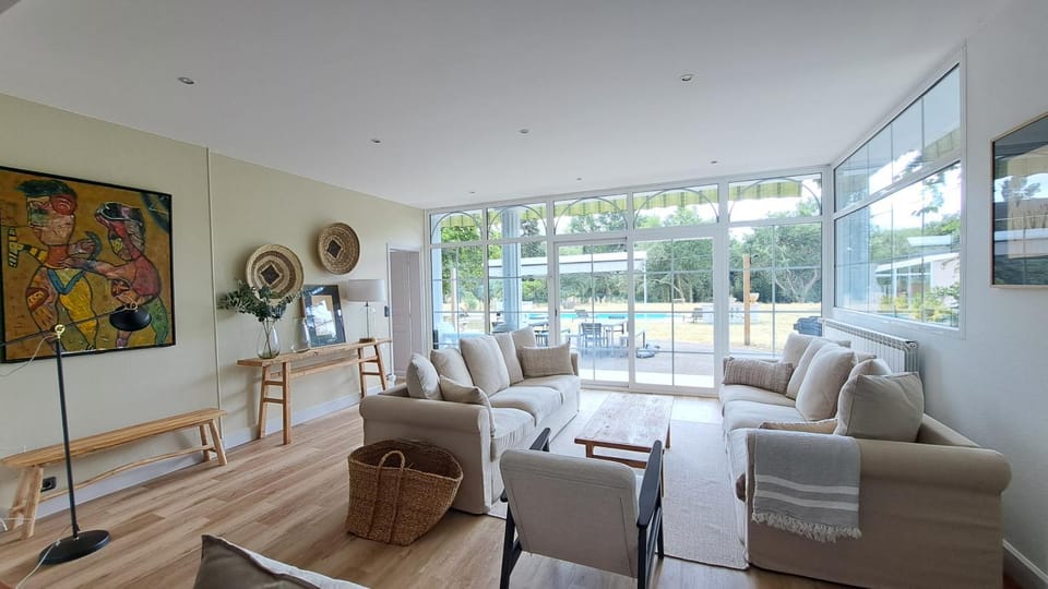 Grandiflora Charming villa with pool 12 people Villa in Saint-Julien-en-Born