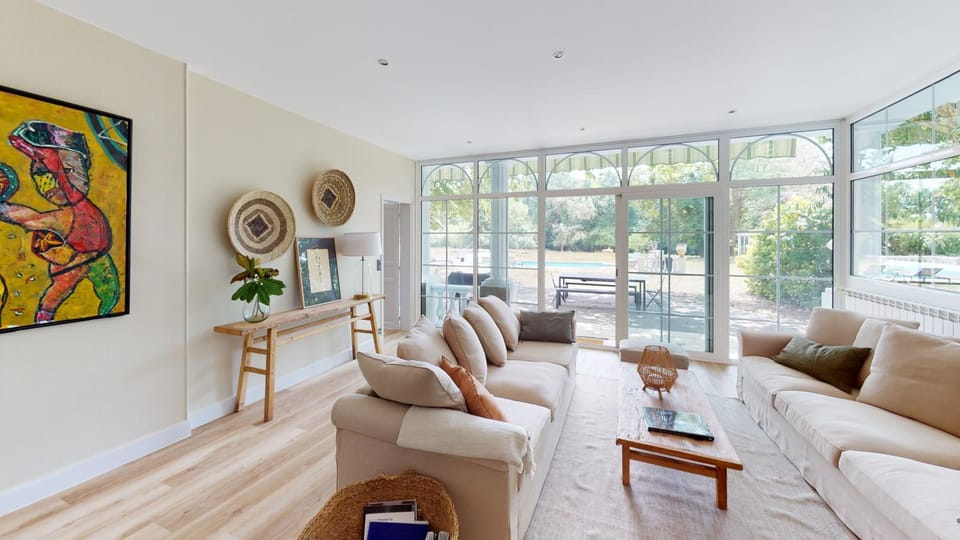 Grandiflora Charming villa with pool 12 people Villa in Saint-Julien-en-Born