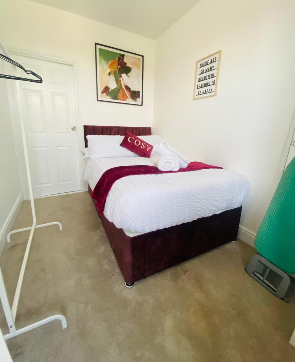 Spacious Rooms in Southsea Portsmouth with Free Parking Apartment in Portsmouth