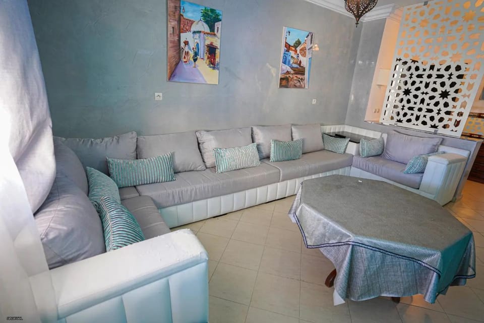 Living room, Decorative detail