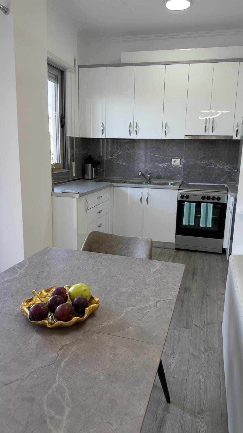 Lake View 3 bedroom Prime Tirana Location Apartment in Tirana