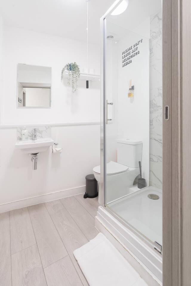 Shower, Toilet, Bathroom