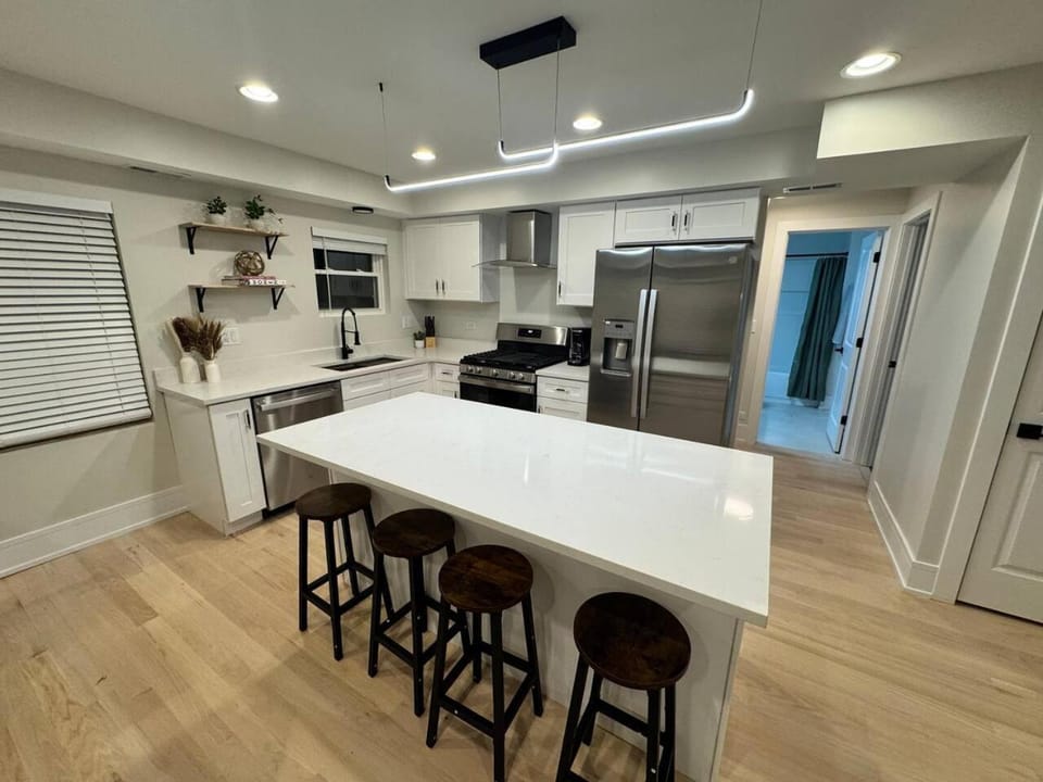 Bright & Spacious Duplex- Heart of Brookfield Apartment in Brookfield