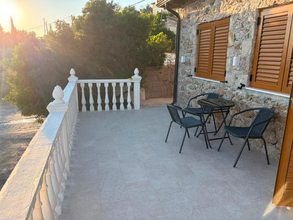 Riviera Studio Apartment in Dhërmi