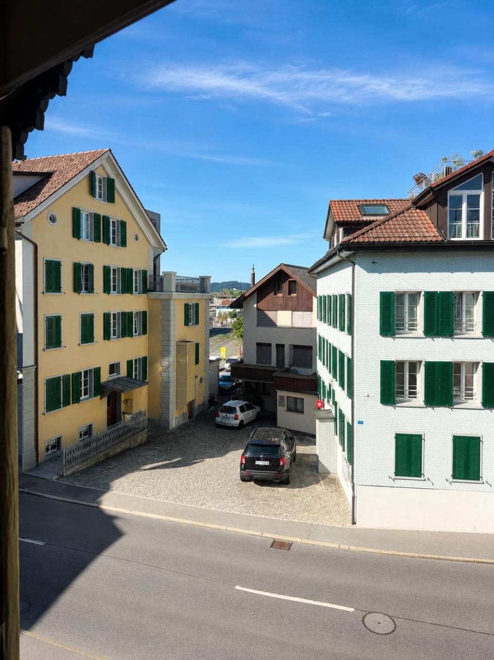 Day, Neighbourhood, City view, Street view, Location