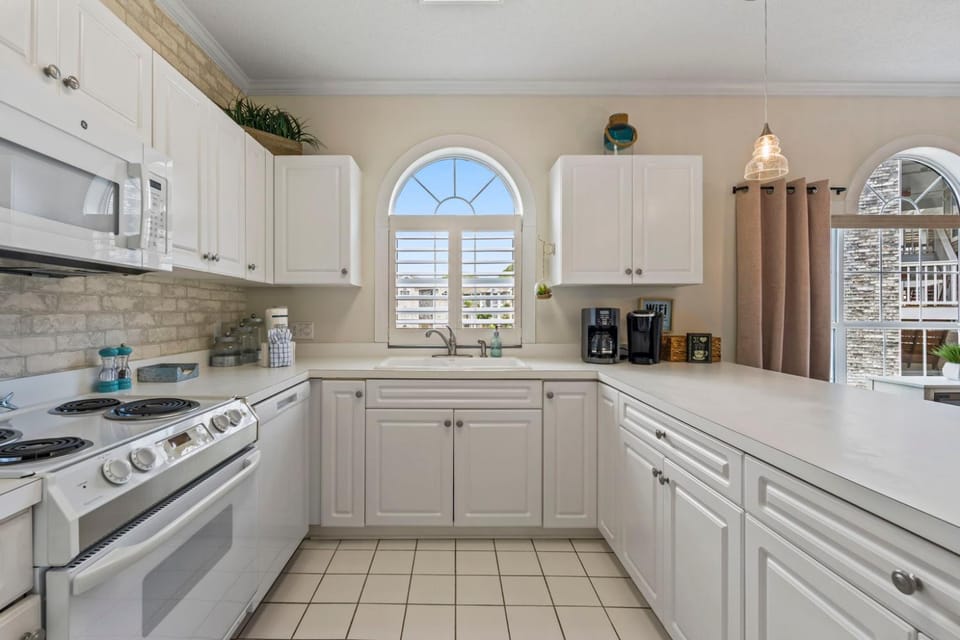 Magnolia Place 2BR Pool Pets Stay Free Apartment in Carolina Forest