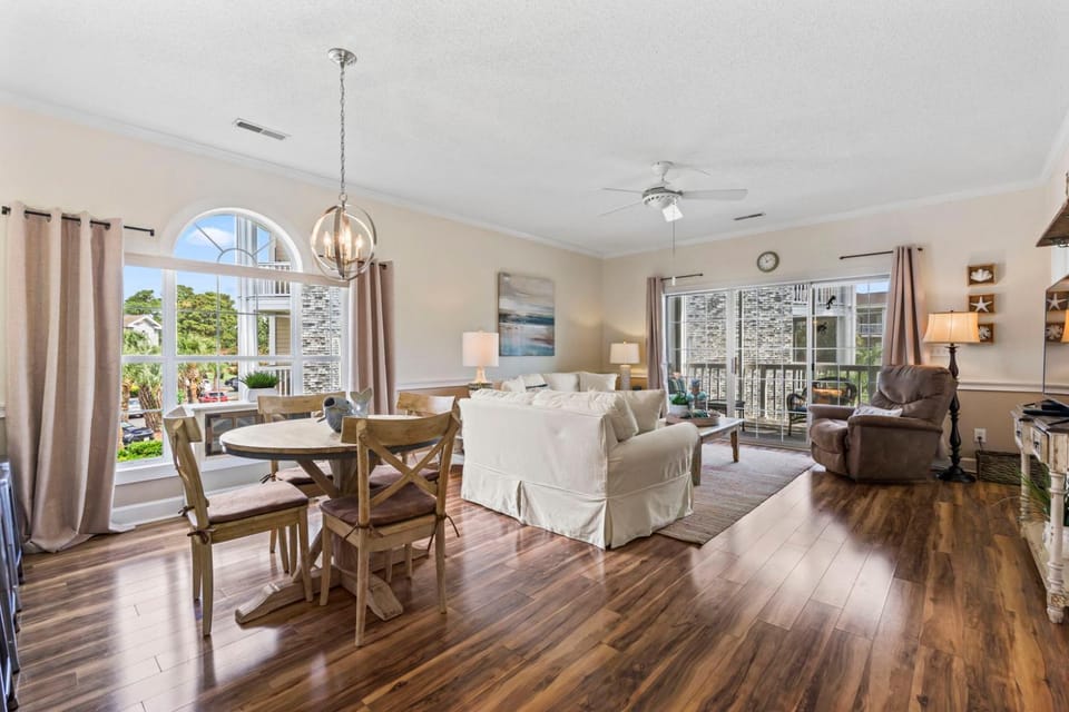 Magnolia Place 2BR Pool Pets Stay Free Apartment in Carolina Forest