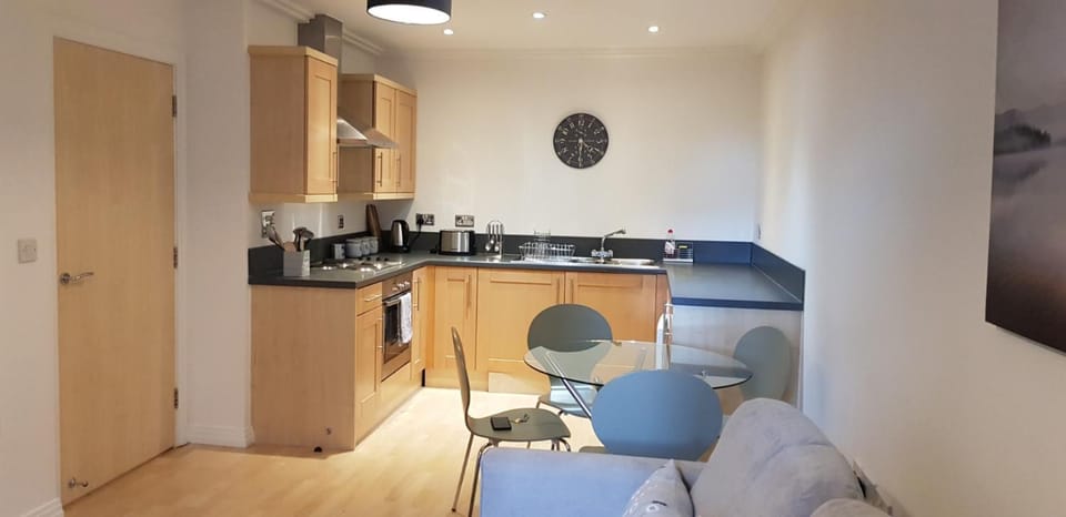 2 Bed Flat in Acton Apartment in London Borough of Ealing