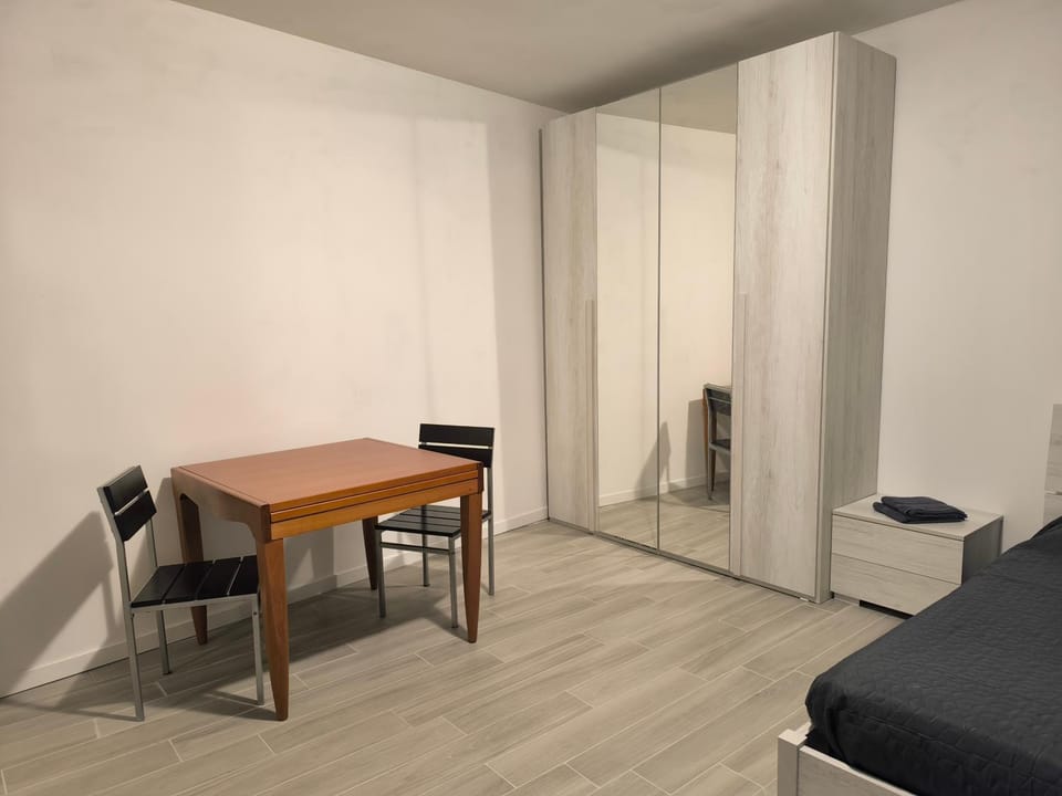 Bedroom, wardrobe
