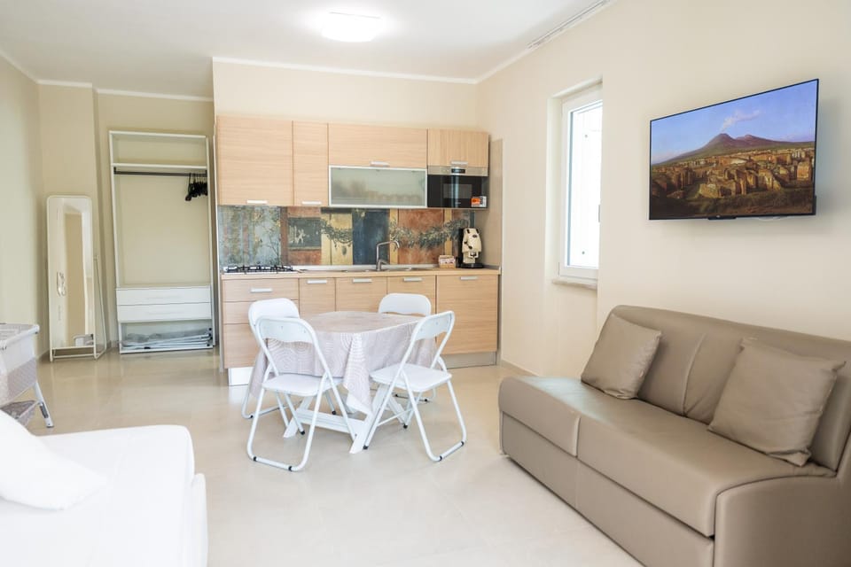 Kitchen or kitchenette, Living room