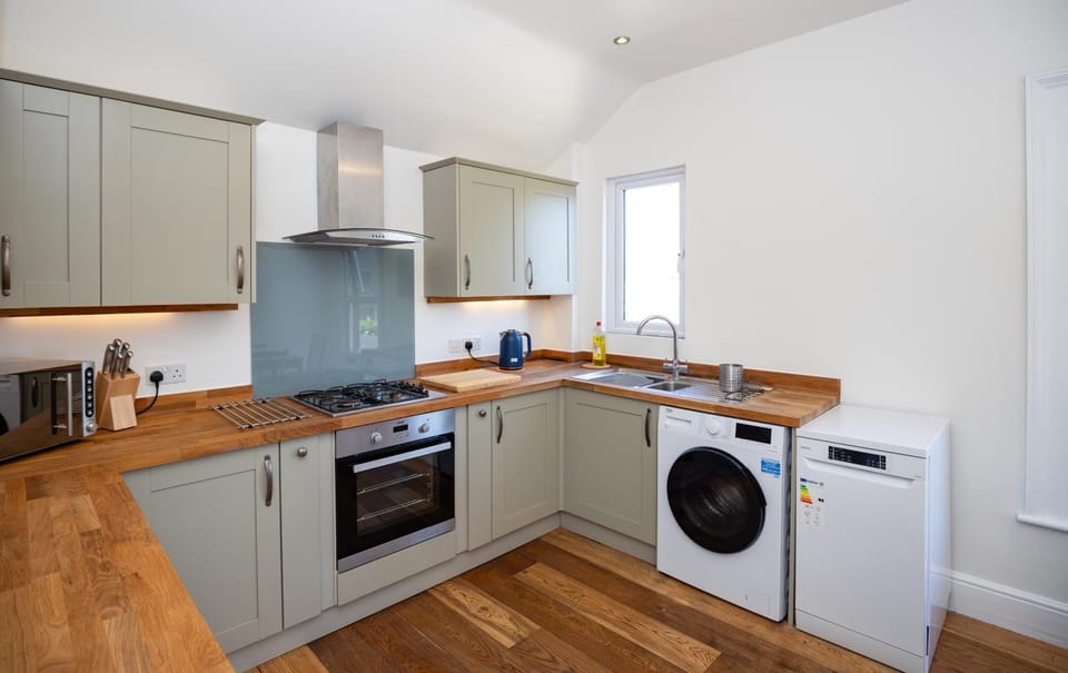 Stylish 2 Bed Flat in Burnham-on-sea near Beach&M5 Apartment in Burnham-on-Sea