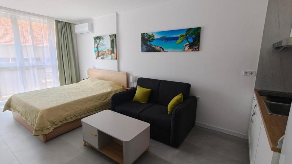 Olive Sea and City Luxury studio 2 plus 2 Apartment in Burgas