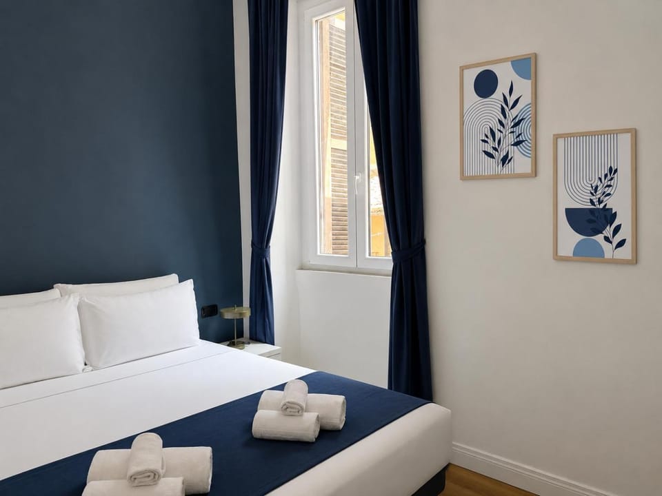 Bed, Decorative detail, towels