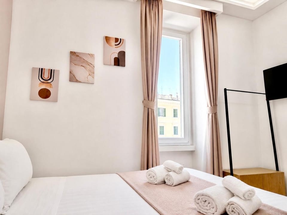 Bed, TV and multimedia