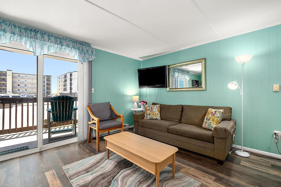 Cozy Ocean Block Condo House in Ocean City
