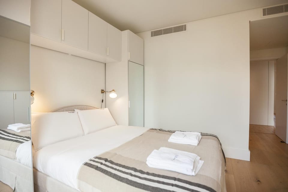 FLH Arroios Elegant Retreat with Pool & Parking Apartment in Lisbon