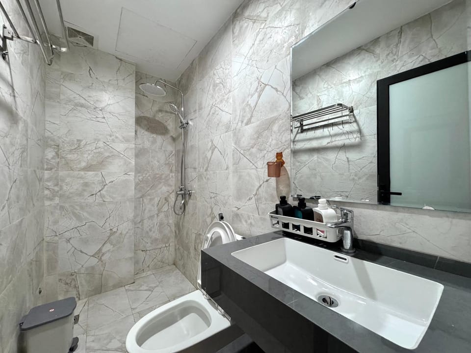 Shower, Toilet, Bathroom