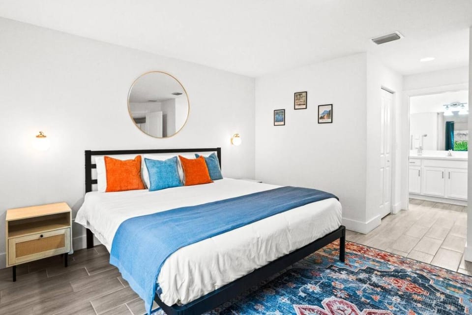 Palm Beach Villa Near Downtown and Beaches House in West Palm Beach