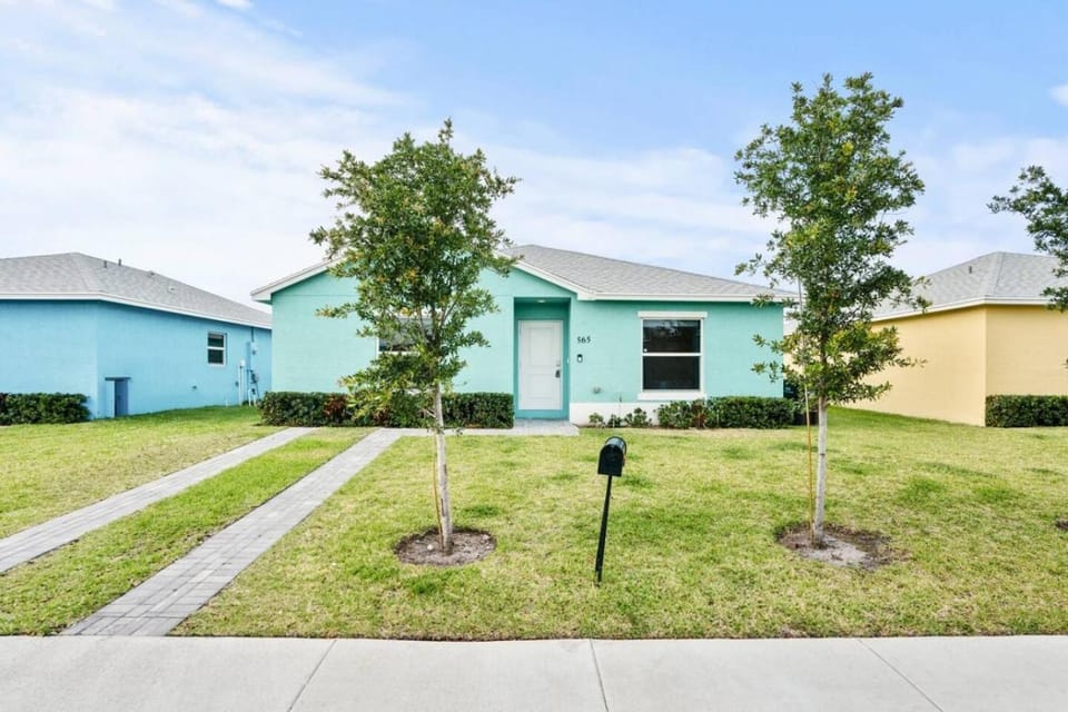 Palm Beach Villa Near Downtown and Beaches House in West Palm Beach
