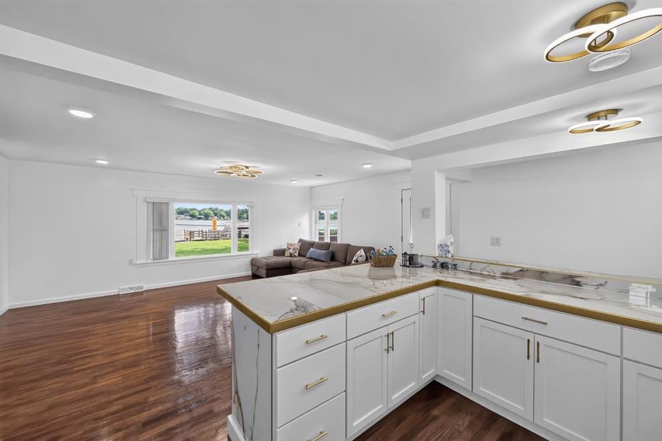 Kitchen or kitchenette, Living room, Photo of the whole room, Seating area