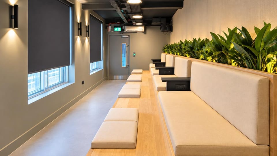 Communal lounge/ TV room