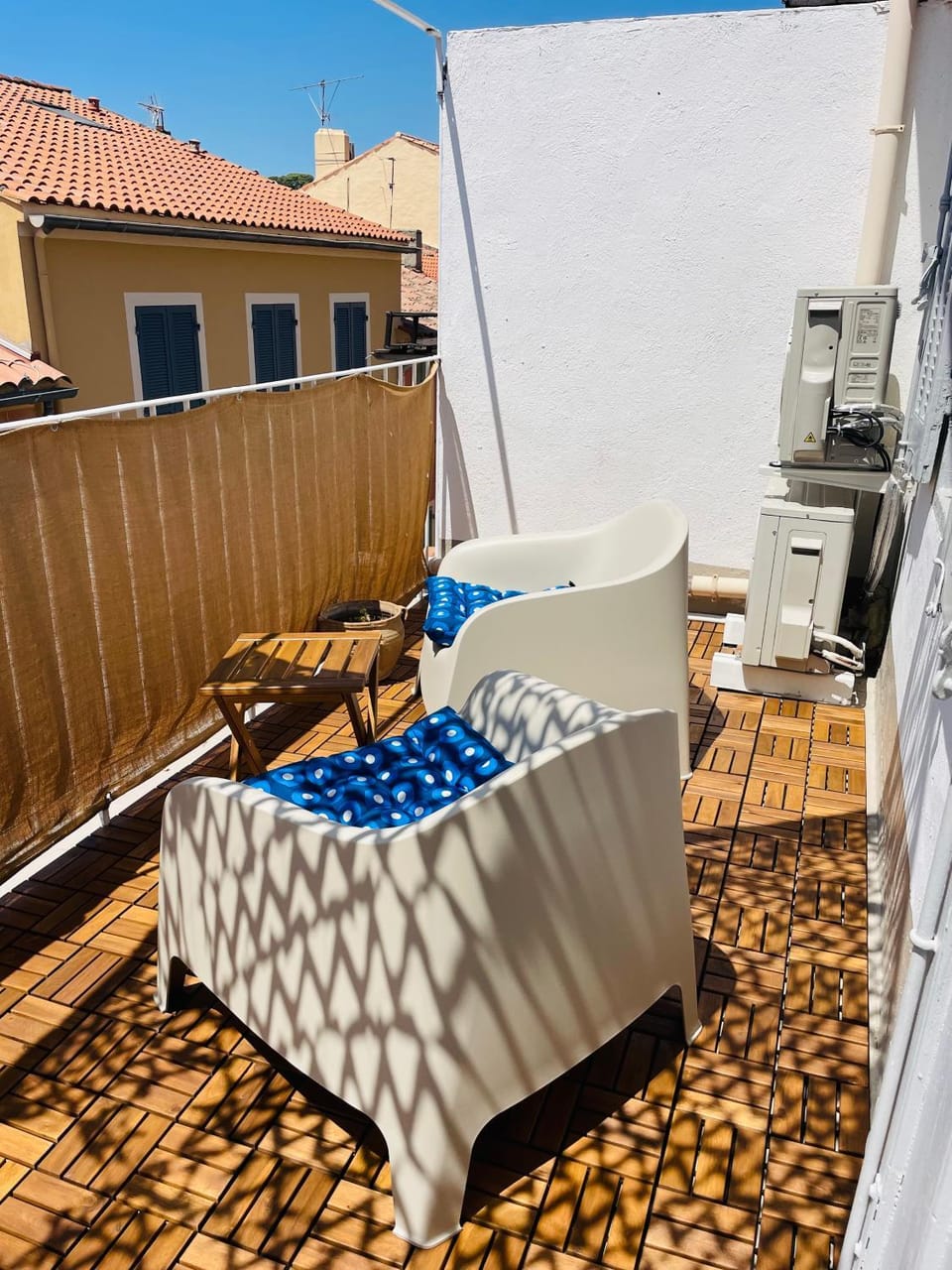 Sanary 1 min port et plage - Terrasse, Clim et parking - 4pax Apartment in Sanary-sur-Mer