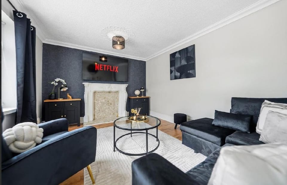 #165 3BR Retreat - Near NEC & Airport House in Metropolitan Borough of Solihull