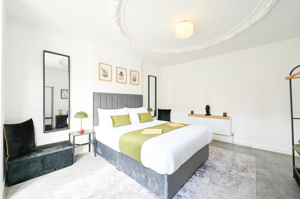 Bed, Bedroom