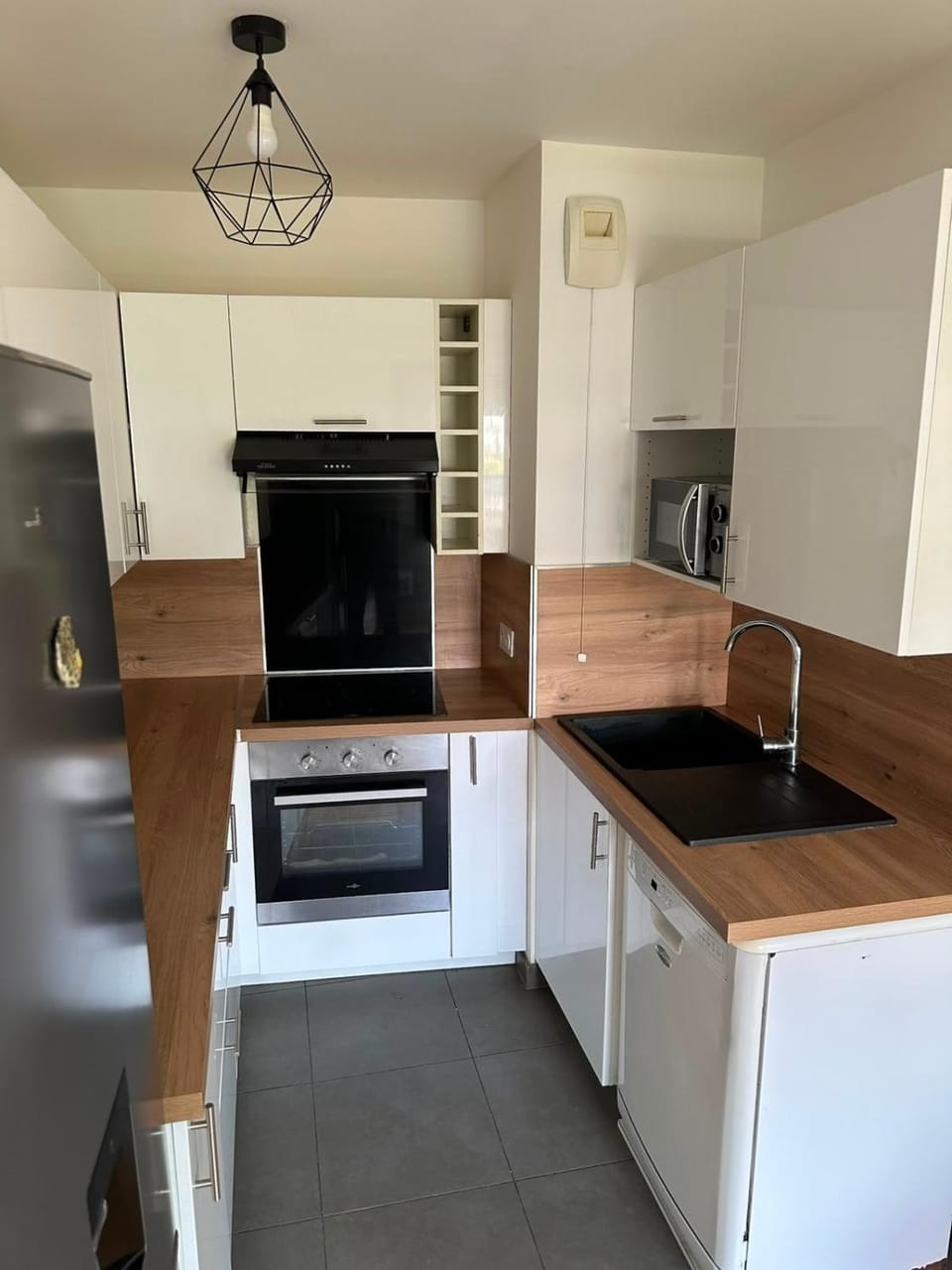 Modern 2BR Train, Versailles, Paris Apartment in Île-de-France