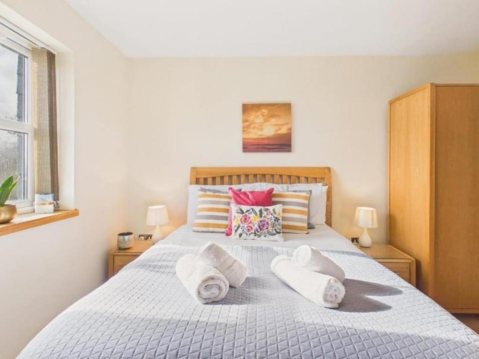 Bed, Photo of the whole room, Bedroom, wardrobe