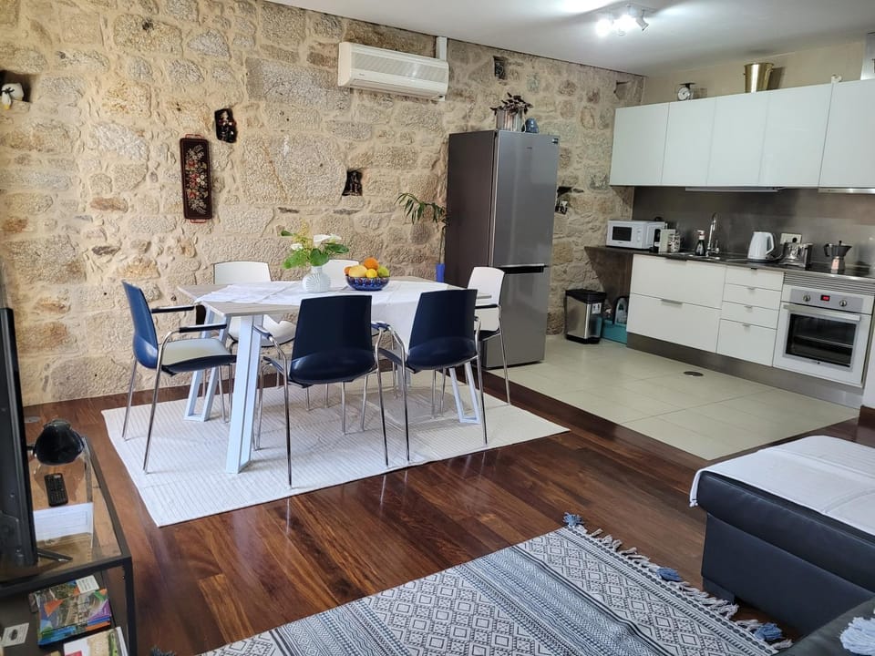 Property building, Kitchen or kitchenette, Living room