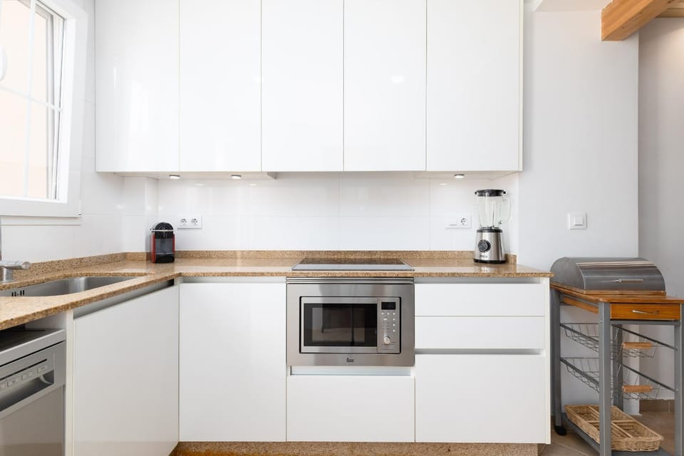 Coffee/tea facilities, Kitchen or kitchenette, microwave