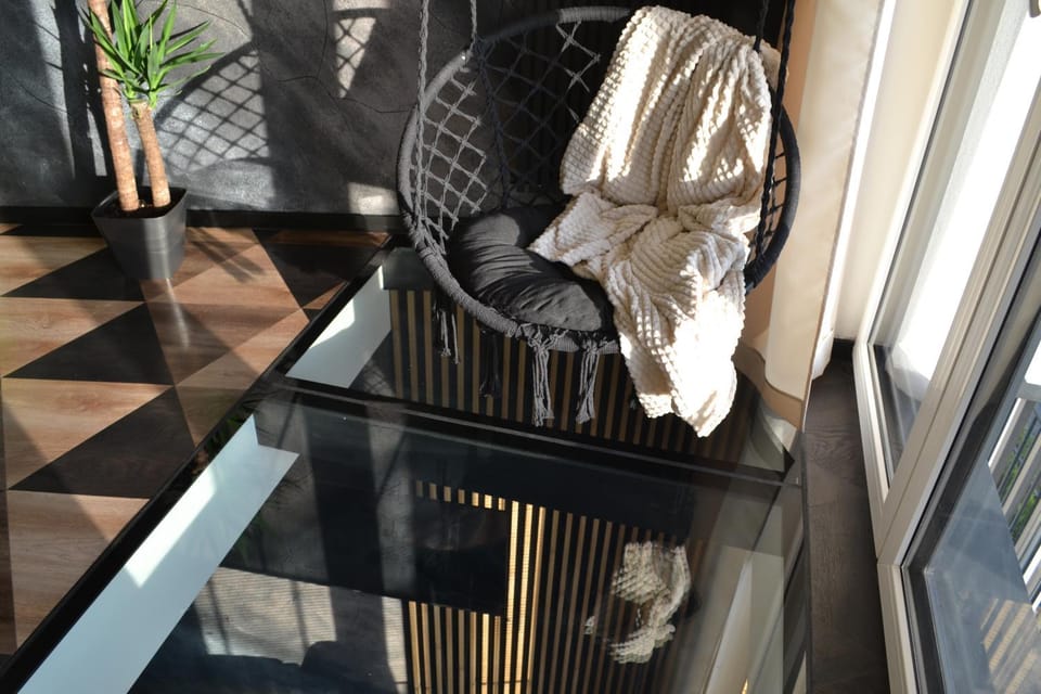 Dwupoziomowy apartament z przeszkloną antresolą FP22 Apartment in Poland