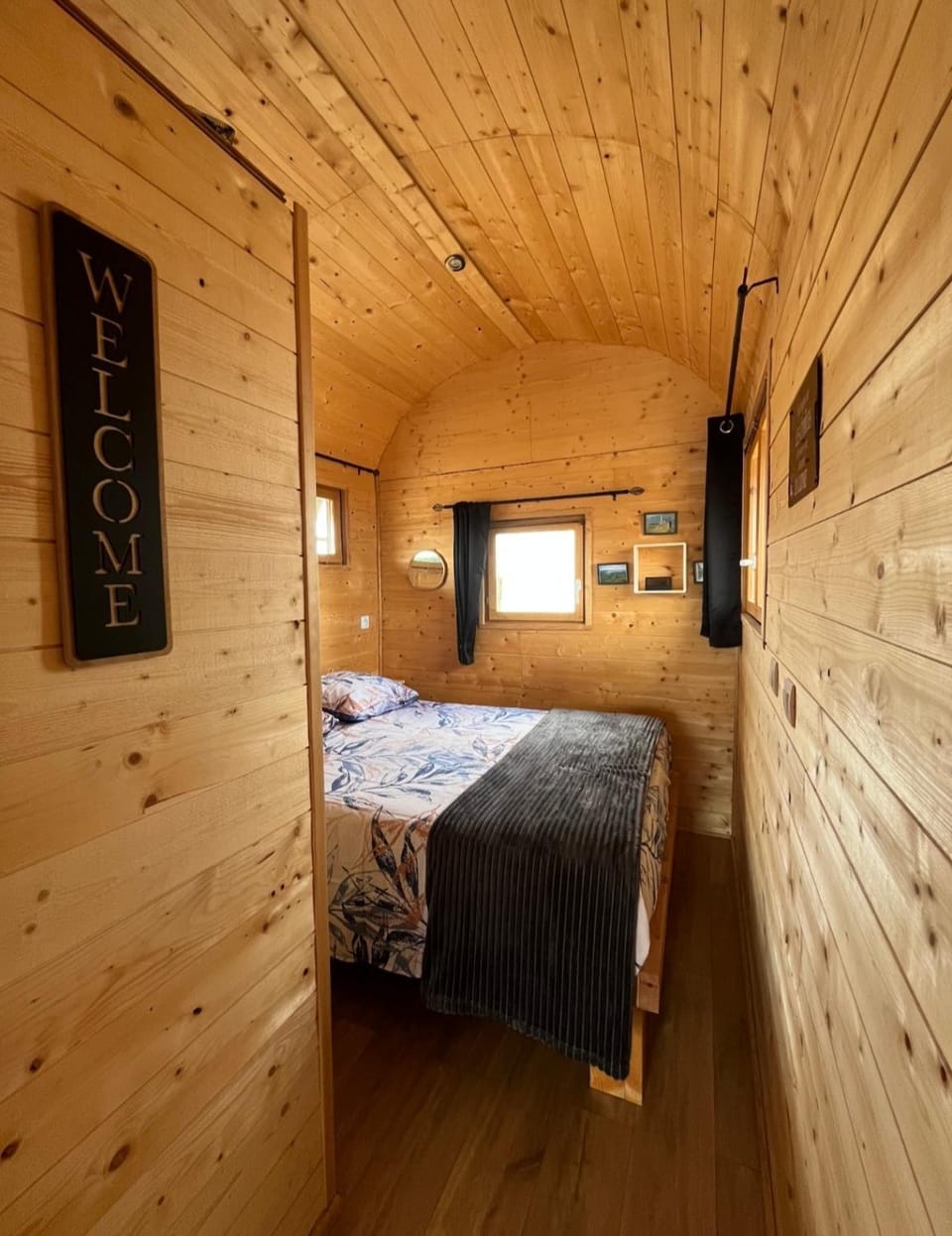 La roulotte des bougnats Nature lodge in Auvergne-Rhône-Alpes