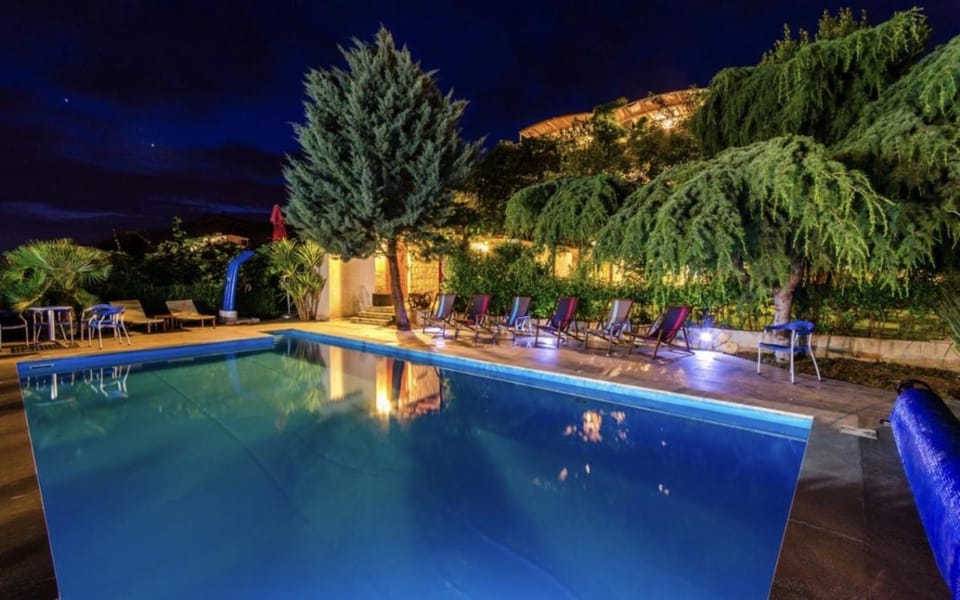 Swimming pool