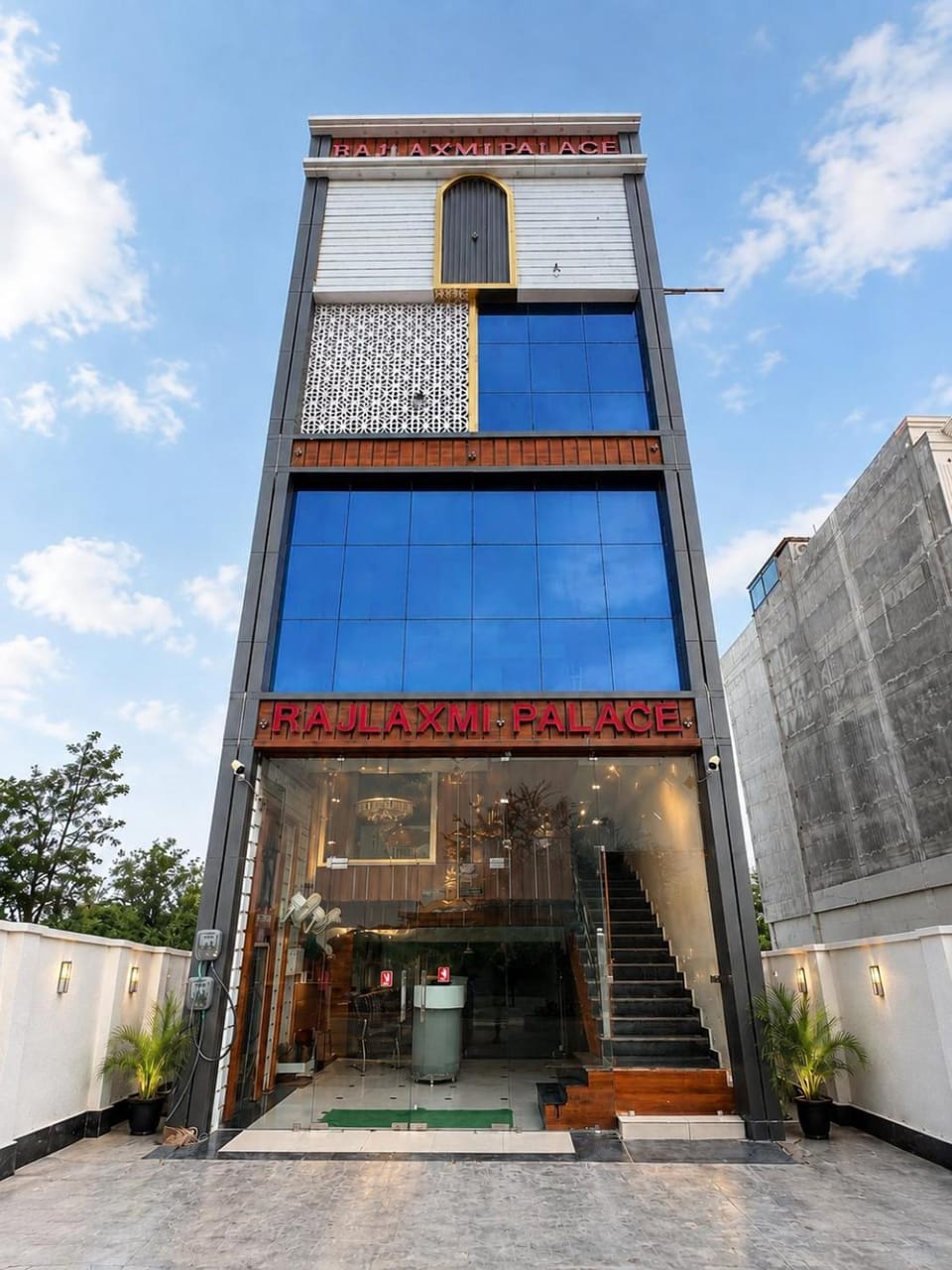 Property building, Facade/entrance, Day