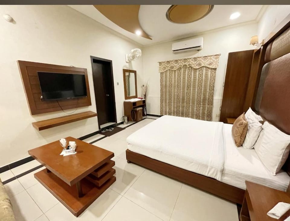 Royal Central Hotel Guest House Lahore Hotel in Lahore