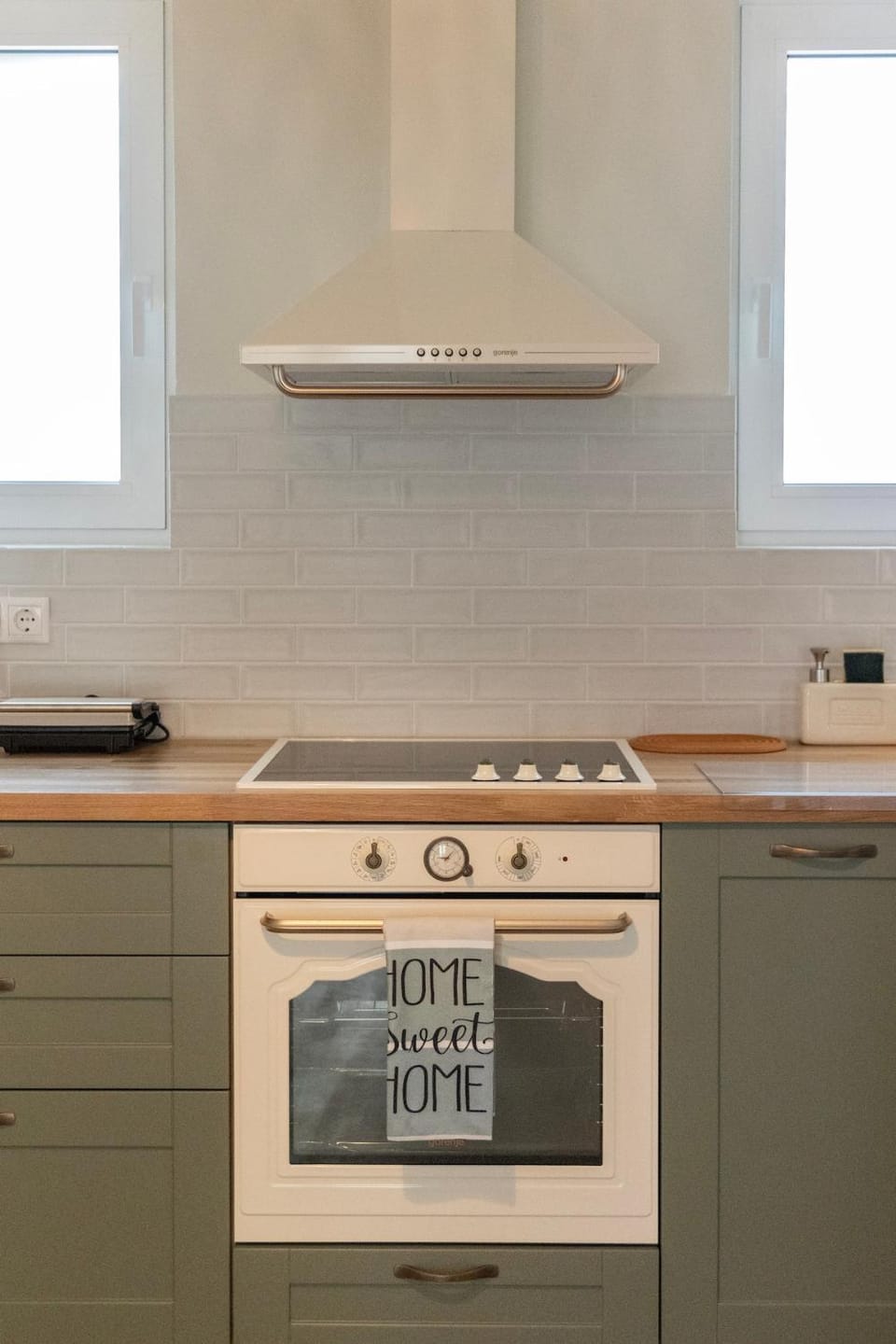 Kitchen or kitchenette, stove