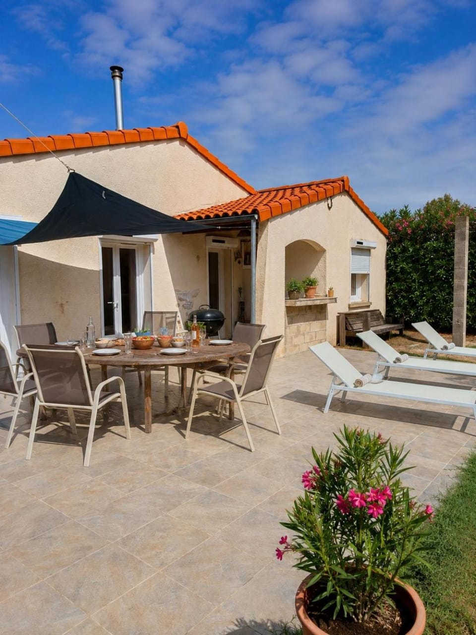 Maison du Lac avec Jardin , 8 pers House in Occitanie