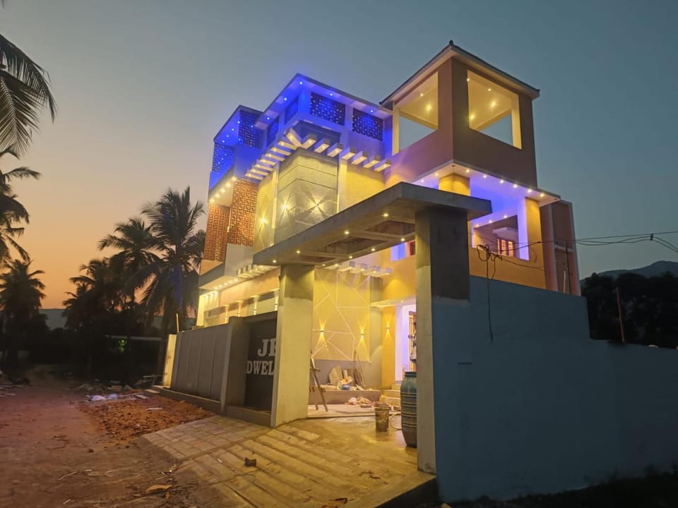 Royal Experiences Pazhamudircholai Alagarkovil 2 & 4 BHK Villa Madurai Apartment in Tamil Nadu